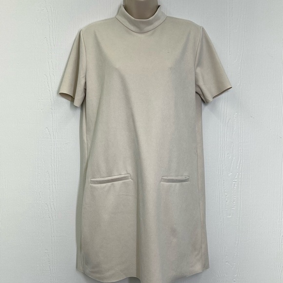 Zara - Ivory Cream Mock Neck Short Sleeve 2 Faux Pocket Mini Dress Size Medium - Picture 2 of 11